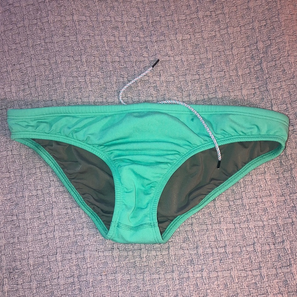jolyn swim bottoms ☁️